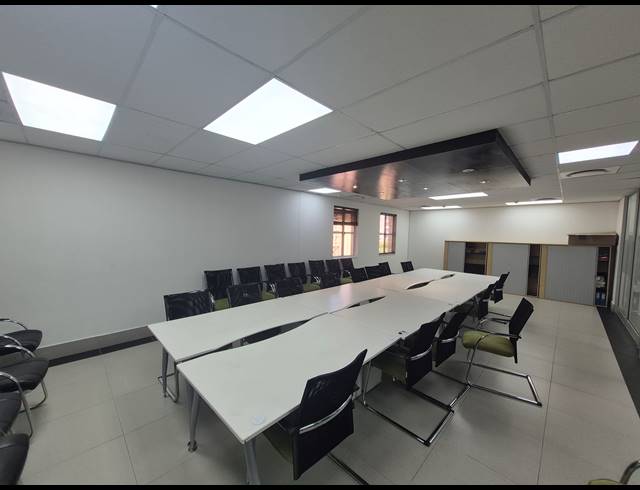 911M² OFFICE TO LET IN SANDTON CENTRAL